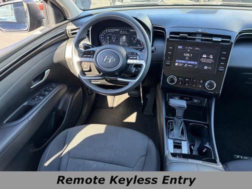 2023 Hyundai TUCSON SE