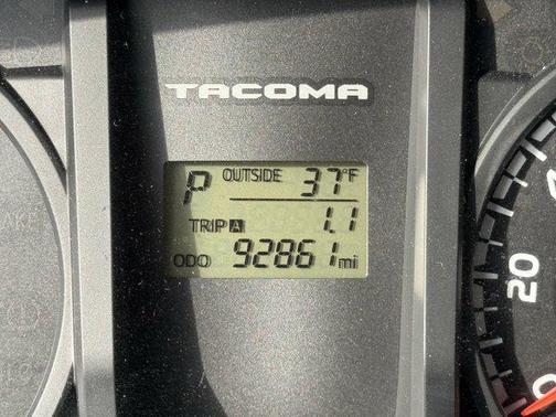 2017 Toyota Tacoma SR