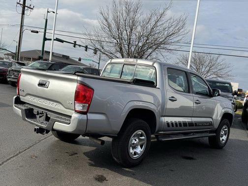 2017 Toyota Tacoma SR