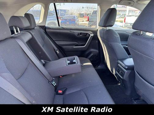 2021 Toyota RAV4 Hybrid SE