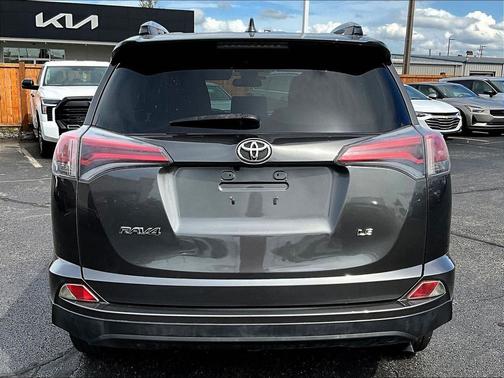 Magnetic Gray Metallic 2018 Toyota RAV4 LE