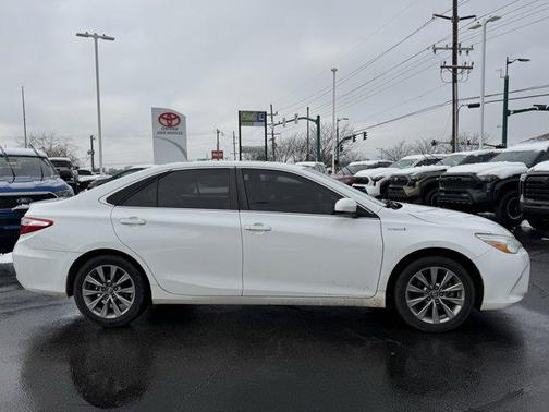 2017 Toyota Camry Hybrid XLE