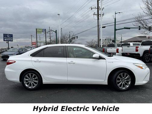 2017 Toyota Camry Hybrid XLE