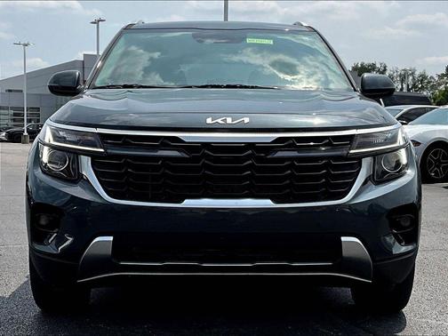 Gravity Gray 2024 Kia Seltos S