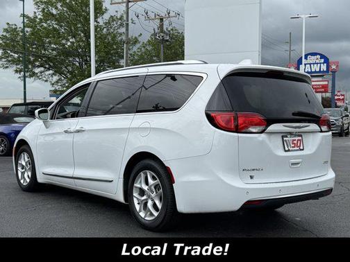 2018 Chrysler Pacifica Touring-L