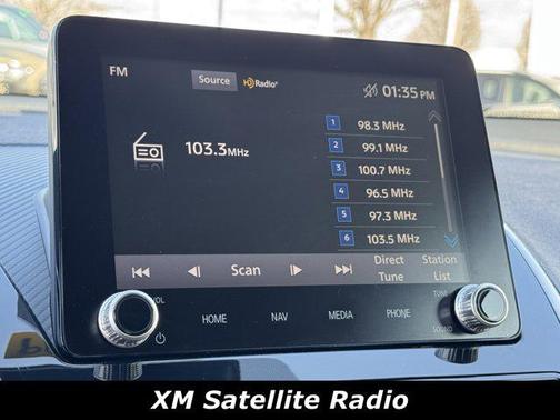 Labrador Black Pearl 2022 Mitsubishi Eclipse Cross SE