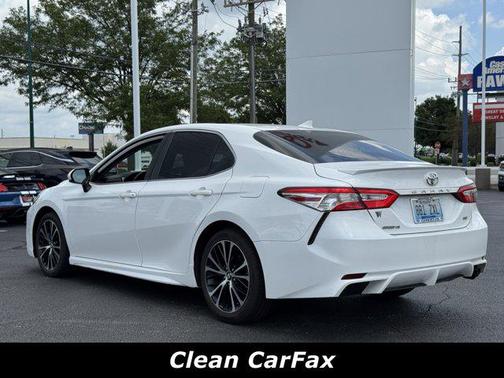 2020 Toyota Camry SE