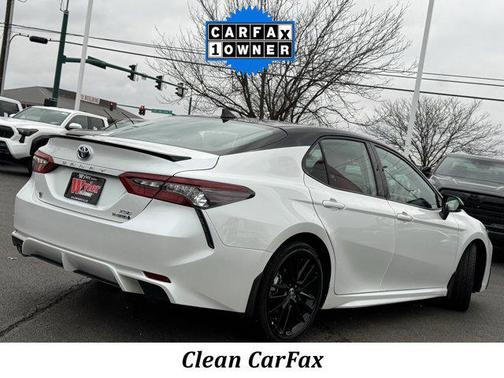 2024 Toyota Camry Hybrid SE