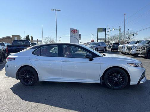 2024 Toyota Camry Hybrid SE