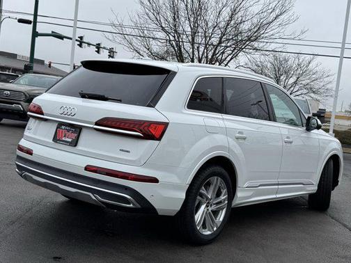 2022 Audi Q7 55 Premium Plus