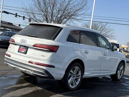 2022 Audi Q7 55 Premium Plus