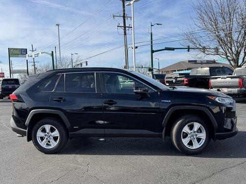 2020 Toyota RAV4 Hybrid XLE