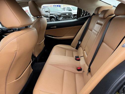 2018 Lexus IS 300 Base