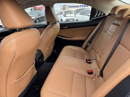2018 Lexus IS 300 Base