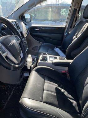 2015 Chrysler Town & Country LX
