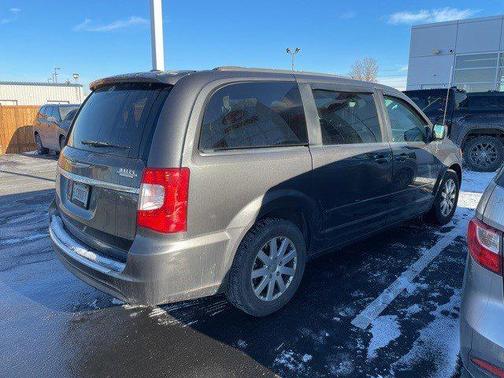 2015 Chrysler Town & Country LX
