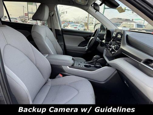 2024 Toyota Highlander LE