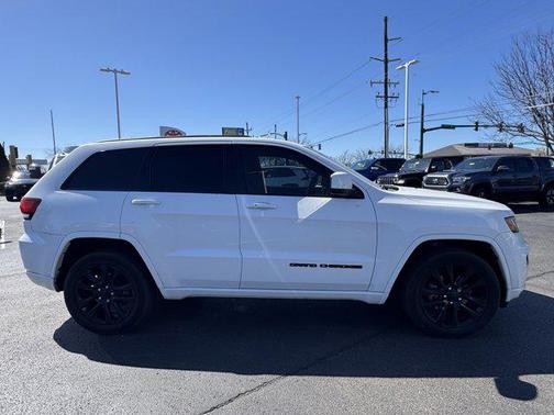 2017 Jeep Grand Cherokee Altitude