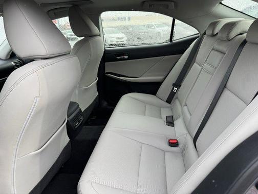 2016 Lexus IS 300 Base