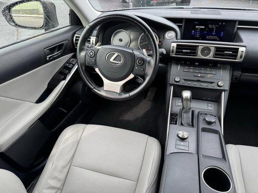 2016 Lexus IS 300 Base