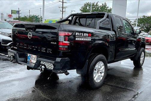 Super Black 2022 Nissan Frontier SV