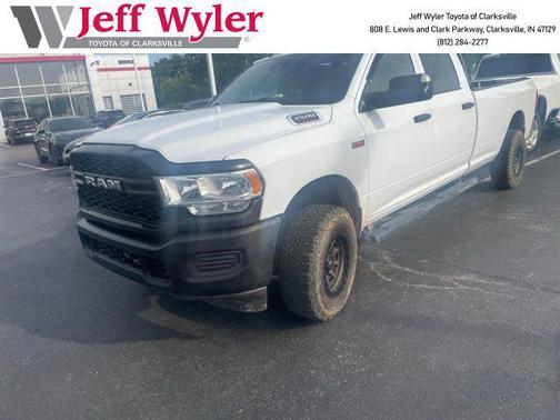 Bright White Clearcoat 2022 RAM 2500 Tradesman Crew Cab 4x4 8' Box