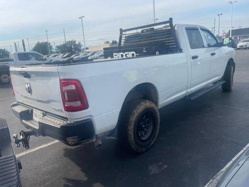 Bright White Clearcoat 2022 RAM 2500 Tradesman Crew Cab 4x4 8' Box