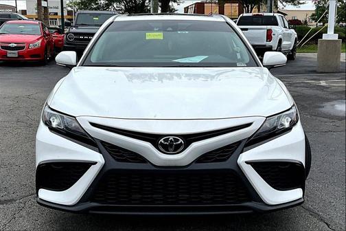Ice Cap 2024 Toyota Camry SE