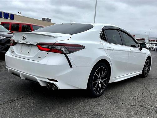 Ice Cap 2024 Toyota Camry SE