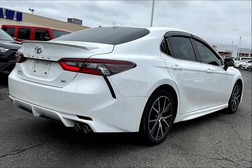 Ice Cap 2024 Toyota Camry SE