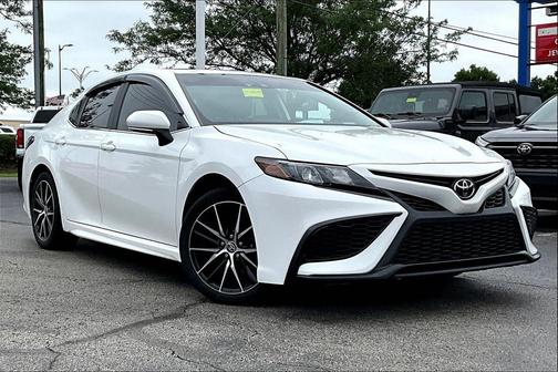 Ice Cap 2024 Toyota Camry SE