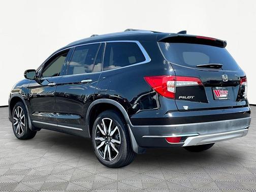 Crystal Black Pearl 2022 Honda Pilot AWD Elite