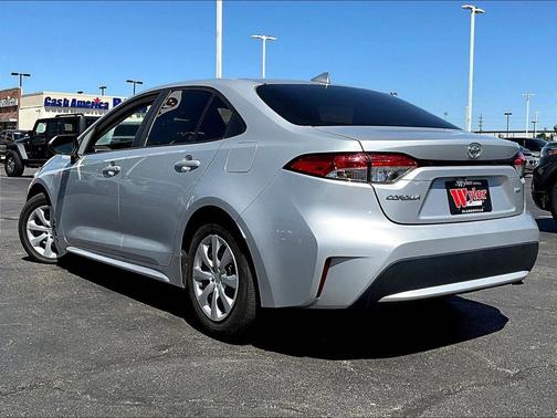Classic Silver Metallic 2022 Toyota Corolla LE