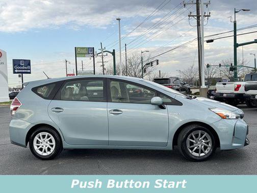 2016 Toyota Prius v Four