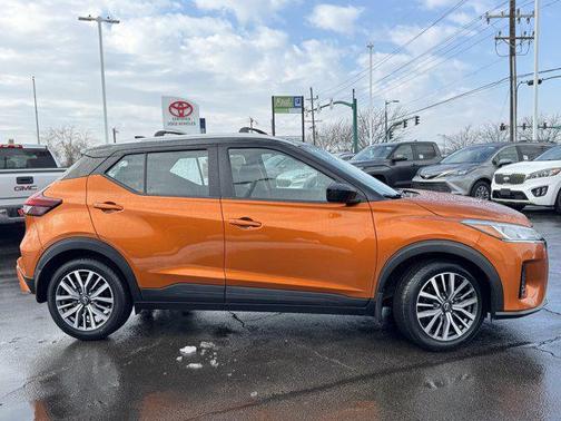 2022 Nissan Kicks SV
