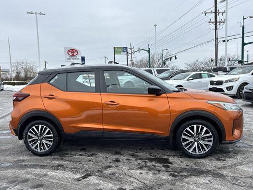2022 Nissan Kicks SV