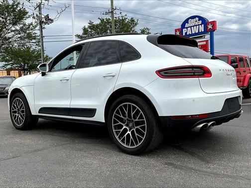 White 2018 Porsche Macan Macan