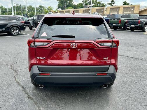 2025 Toyota RAV4 XLE