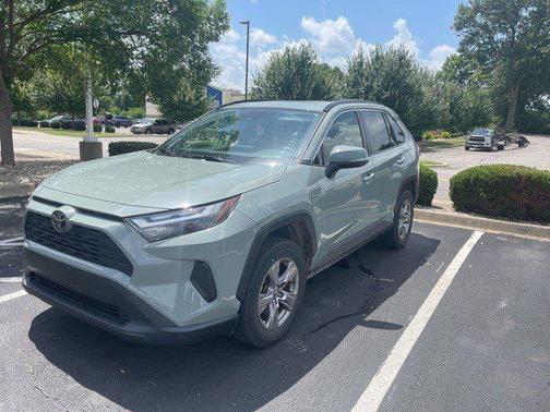 2022 Toyota RAV4 XLE