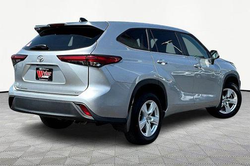 Celestial Silver Metallic 2023 Toyota Highlander LE