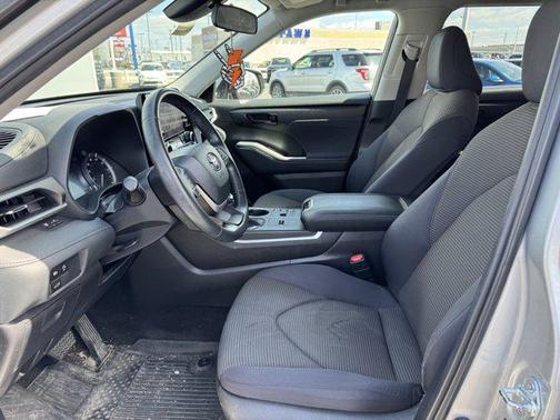 Celestial Silver Metallic 2023 Toyota Highlander LE