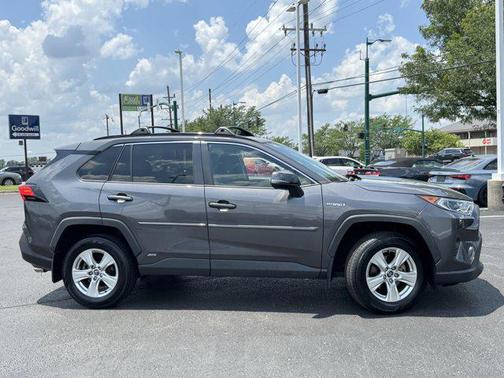 2020 Toyota RAV4 Hybrid XLE