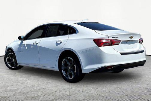 Summit White 2021 Chevrolet Malibu FWD LT