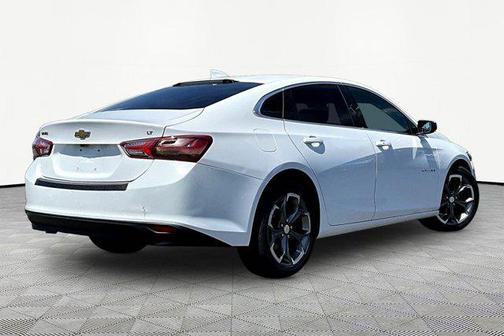 Summit White 2021 Chevrolet Malibu FWD LT