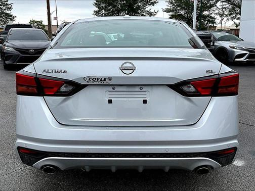 Brilliant Silver Metallic 2025 Nissan Altima SL FWD