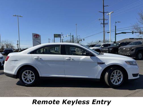 2014 Ford Taurus SE
