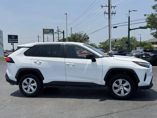 2023 Toyota RAV4 LE