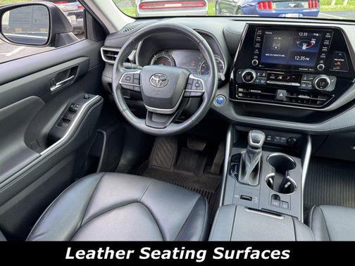 2022 Toyota Highlander Hybrid XLE
