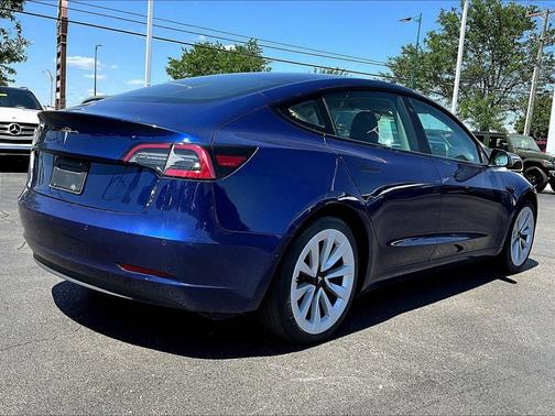 Deep Blue Metallic 2022 Tesla Model 3 Standard Range