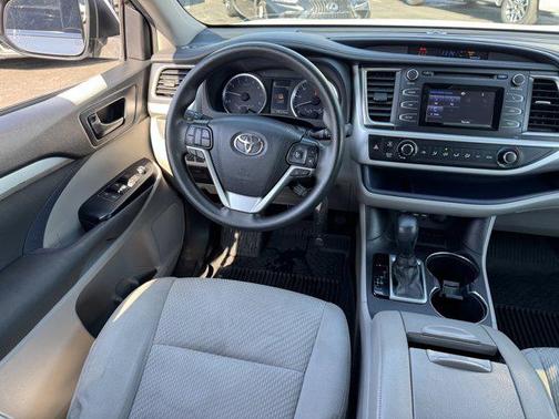 2019 Toyota Highlander LE I4